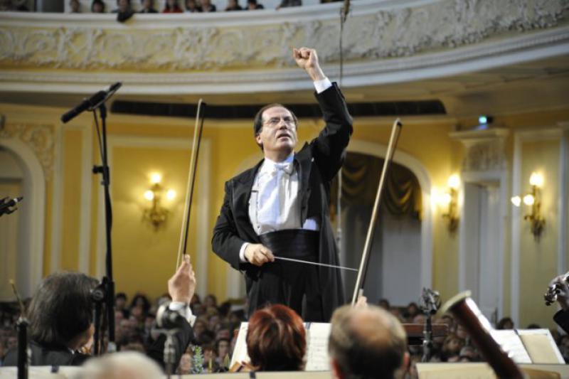 Pavel Kogan conducts the Moscow State Symphony Orchestra